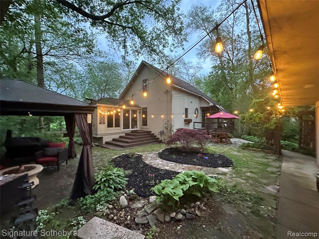 4945 Whitlow Court, Commerce Twp, MI 48382 — front exterior