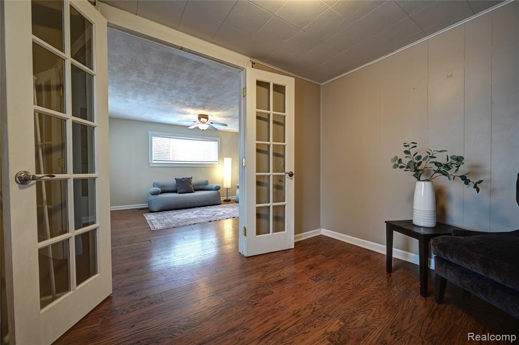 969 Dunreath Street, Walled Lake, MI 48390 — Photo 13