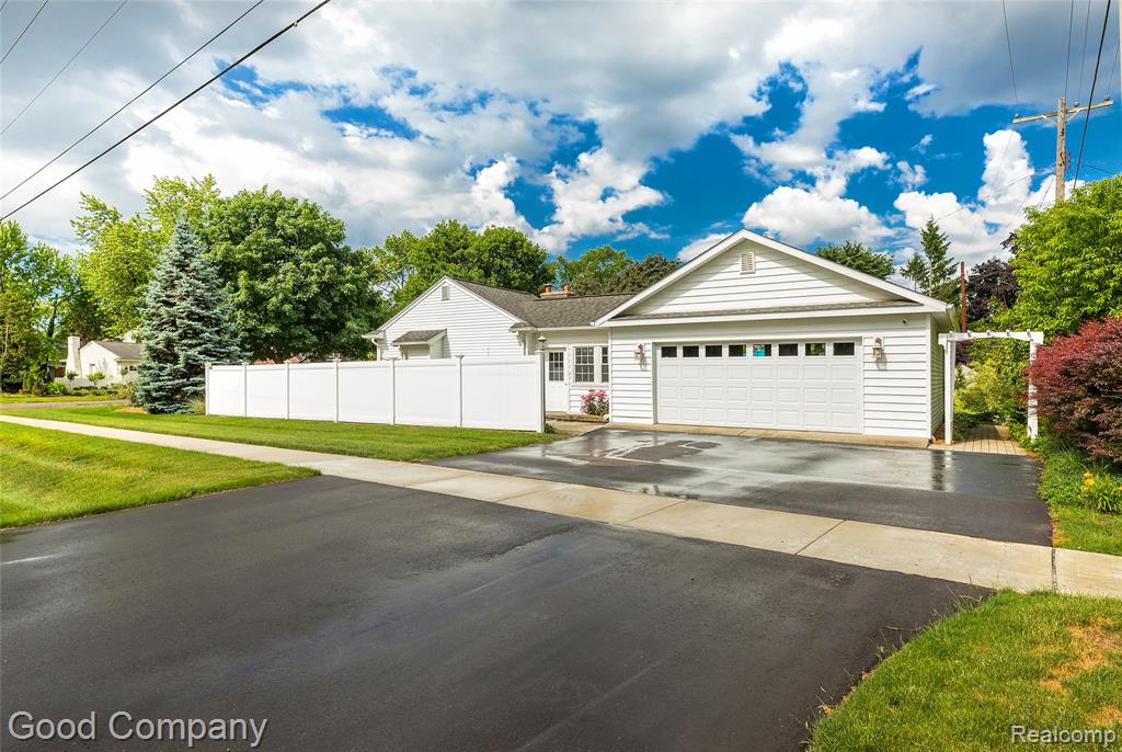 32291 Verona Circle, Beverly Hills, MI 48025 — Photo 48