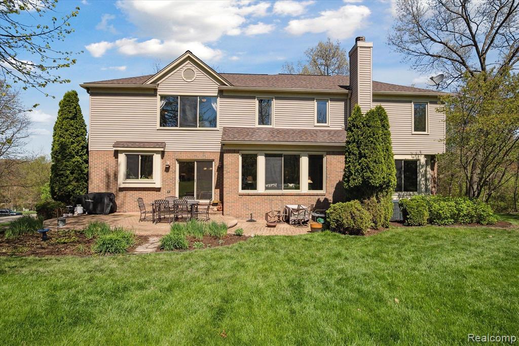 8504 Riverwalk Drive, Fenton, MI 48430 — Photo 58