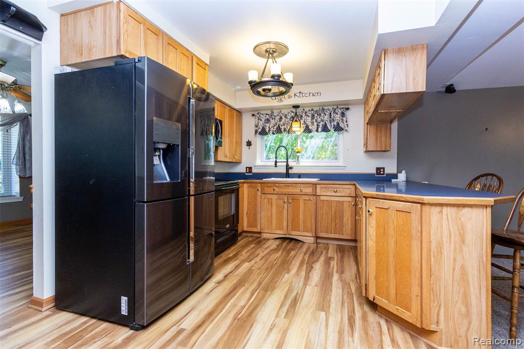 919 Elmsford Drive, Clawson, MI — Photo 10