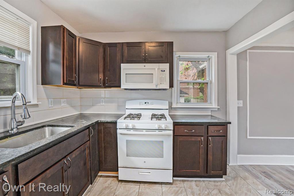 8048 WISCONSIN Street, Detroit, MI 48204 — Photo 10