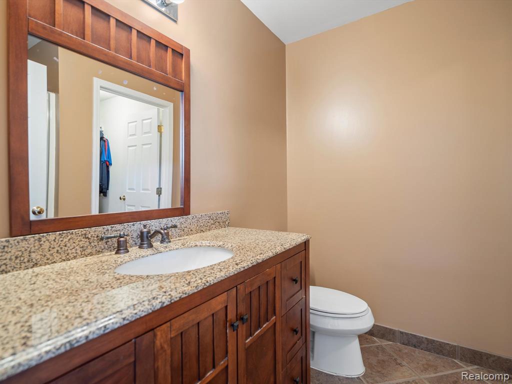 23050 FAIRLANE Boulevard, B 16, Woodhaven, MI 48183 — Photo 16