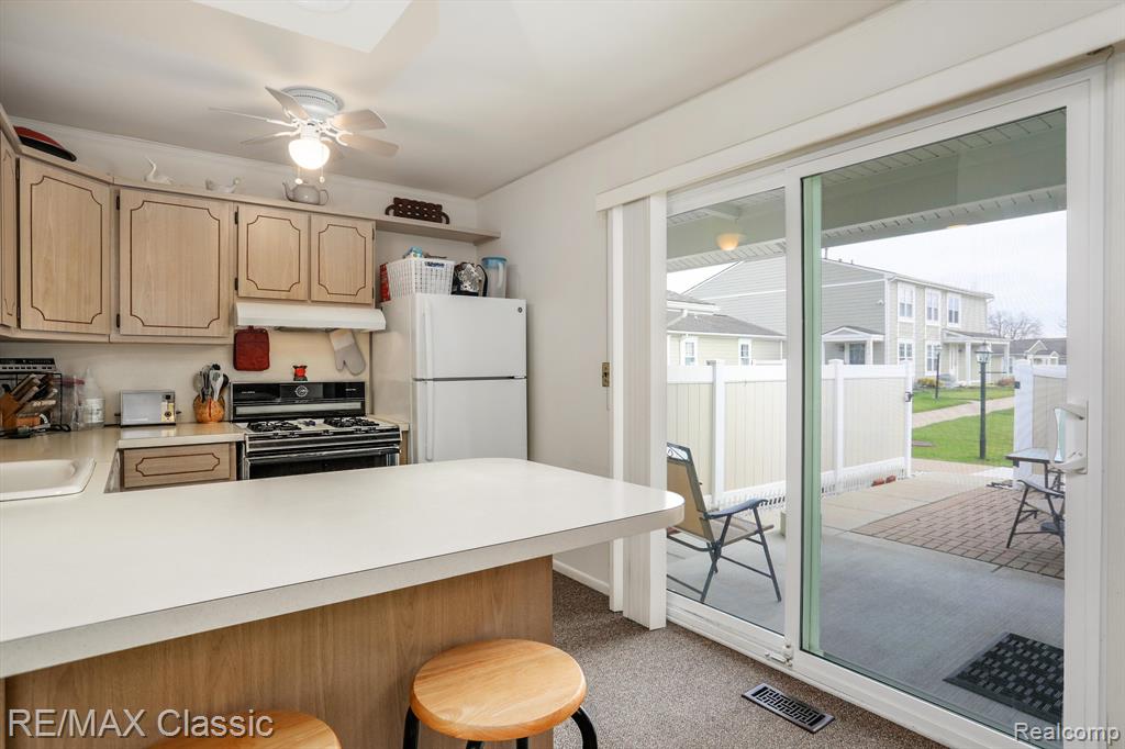 22808 RENFORD Street, Novi, MI — Photo 13