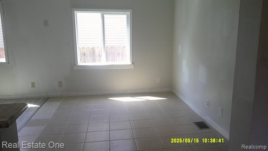 5894 JACKSON Street, Taylor, MI 48180 — Photo 7