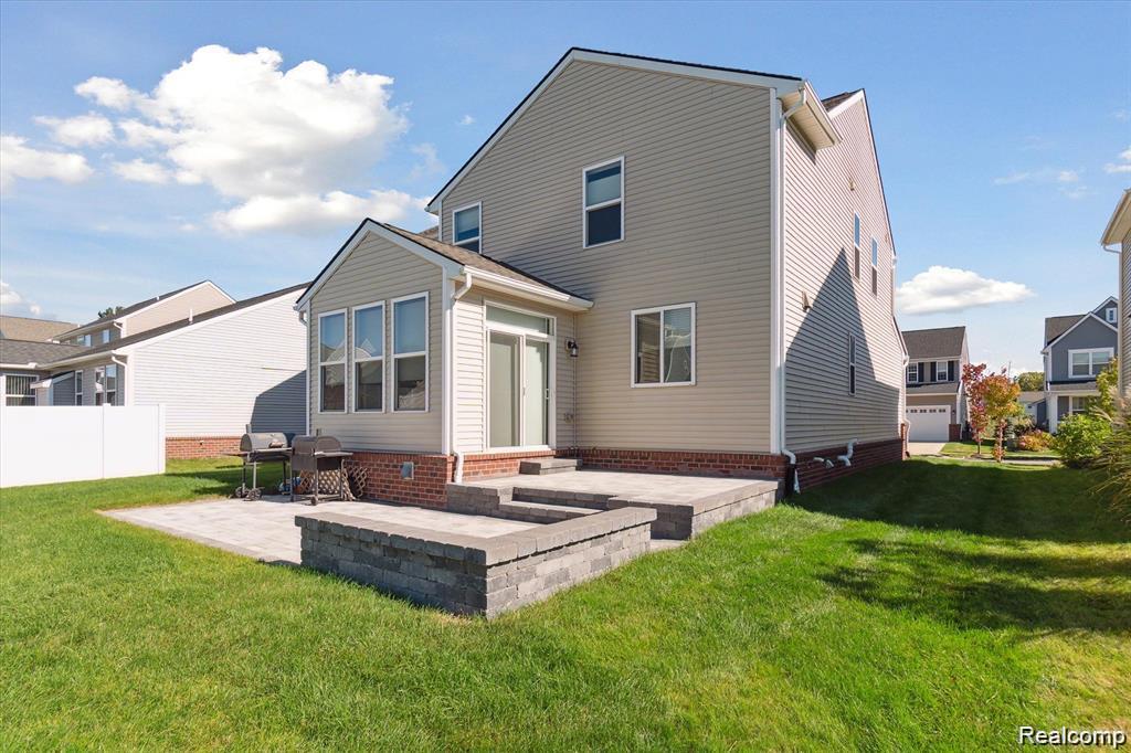 579 Fletcher Street, Wixom, MI — Photo 2