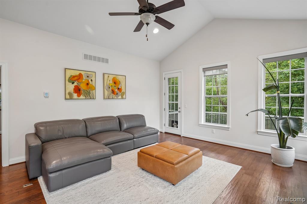 42832 Cardinal Way, Novi, MI — Photo 9
