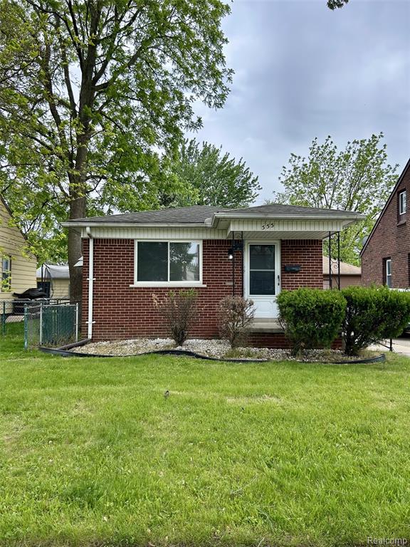 555 Antoine Street, Wyandotte, MI 48192 — front exterior