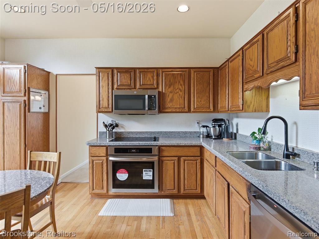 47318 Cider Mill Drive, Novi, MI — Photo 16
