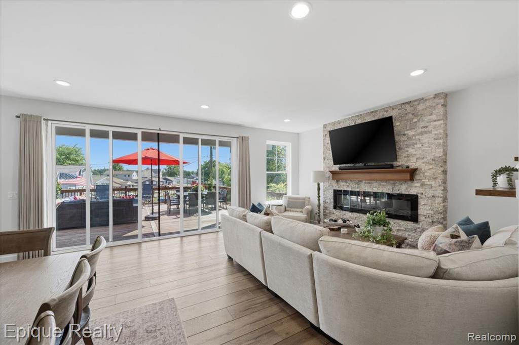 114 Bellevue Avenue, Lake Orion, MI 48362 — Photo 27