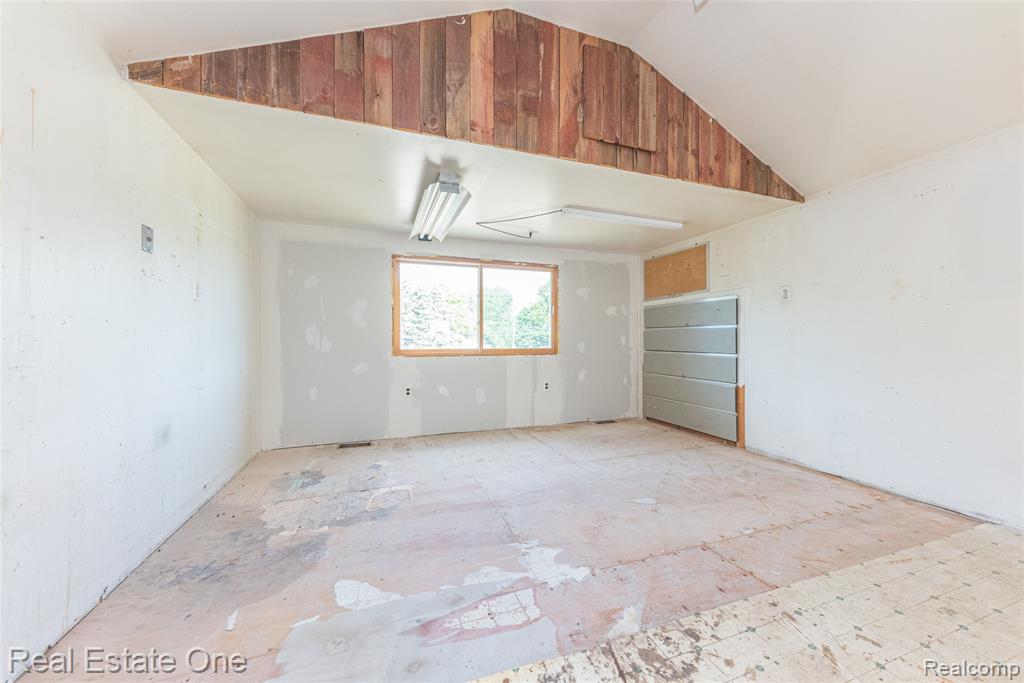 912 N Wixom Road, Wixom, MI 48393 — Photo 48