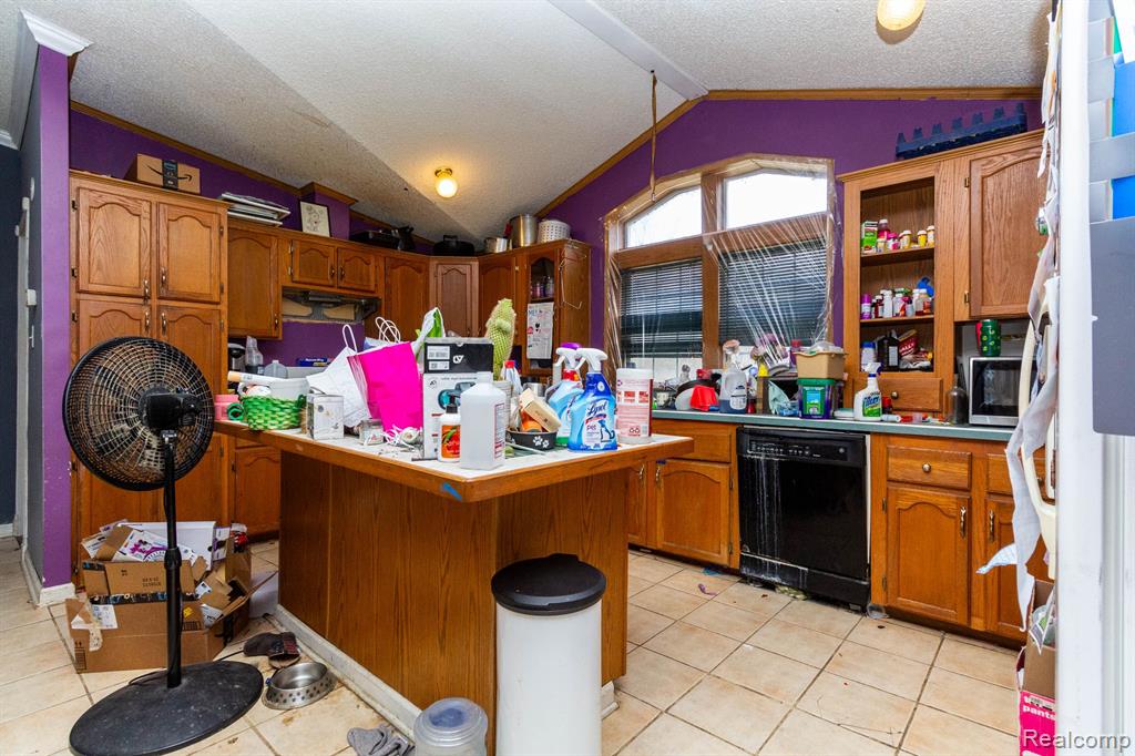 6463 CENTER Road, Fenton, MI 48430 — Photo 11