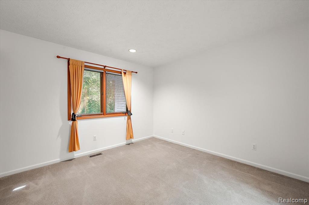 6583 RIDGEVIEW Drive, Clarkston, MI — Photo 43