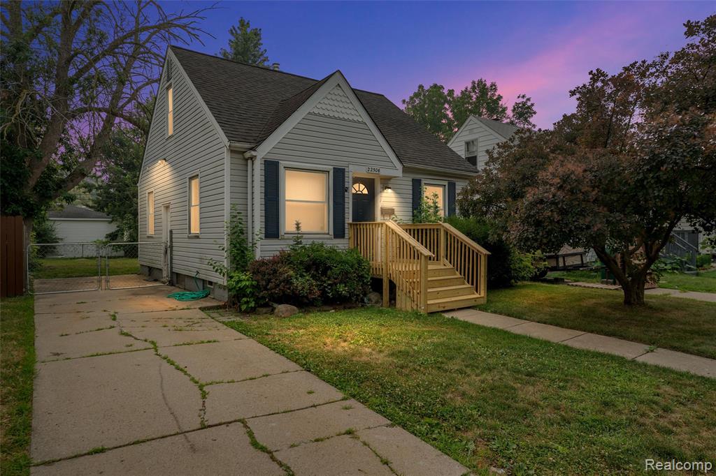 22506 Tuscany Avenue, Eastpointe, MI 48021