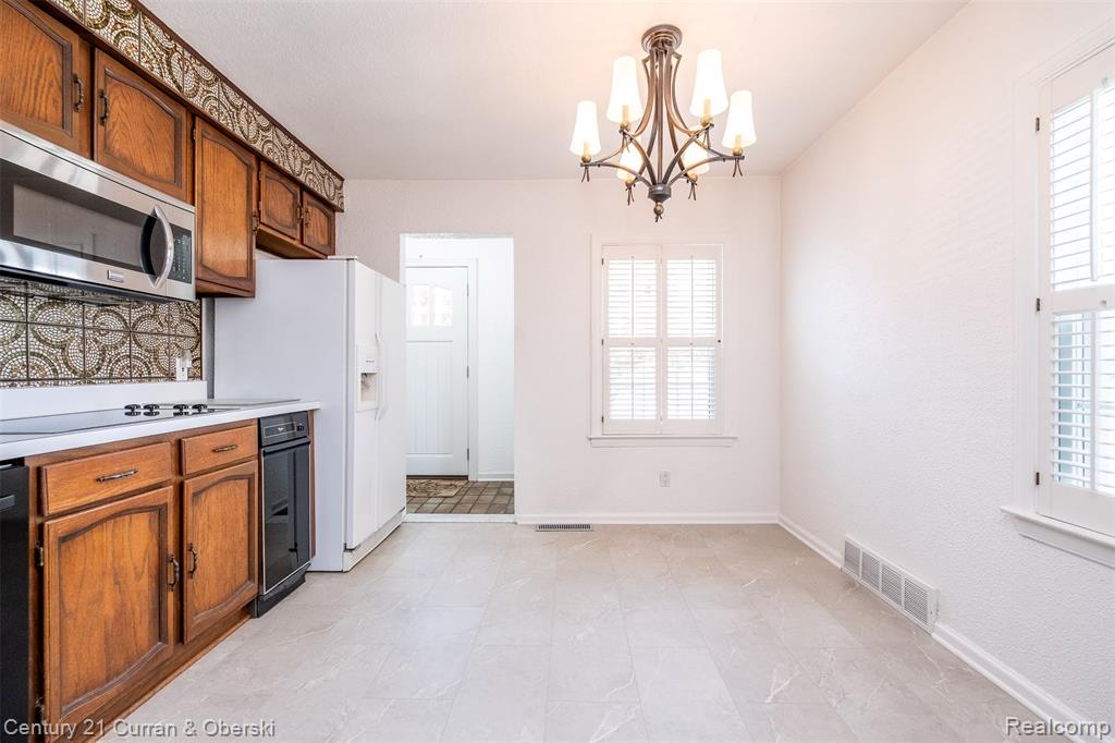 11700 Farley, Redford, MI 48239 — Photo 17