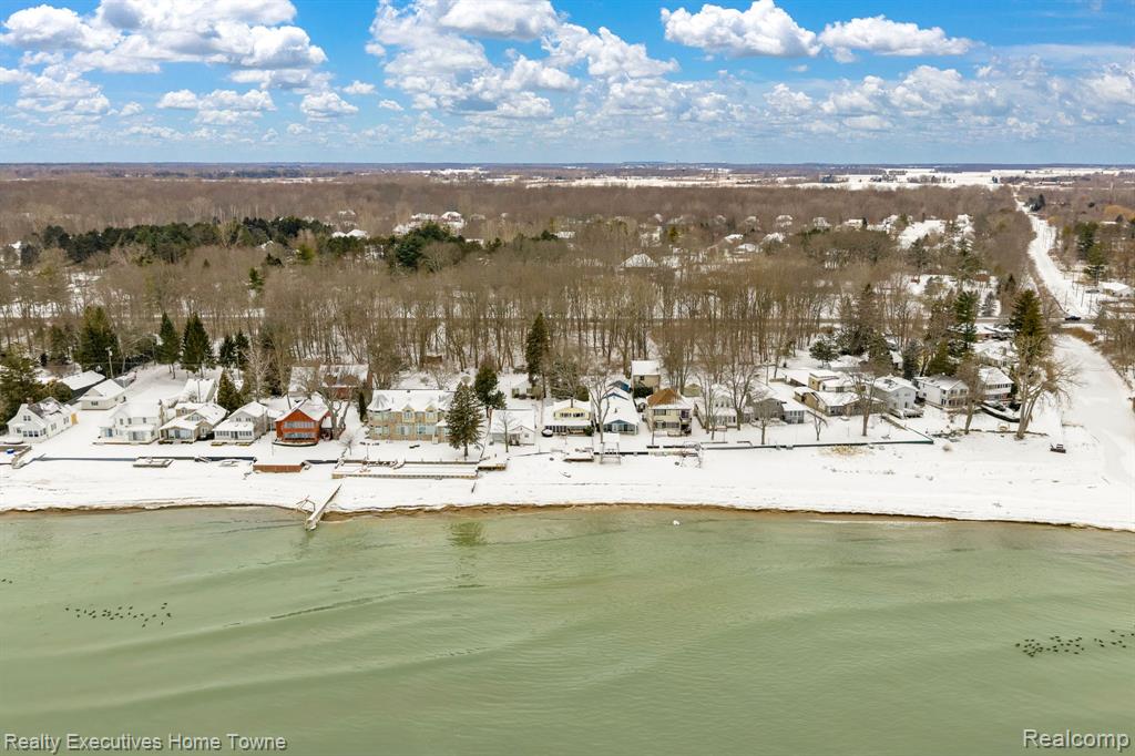 5430 Lakeshore Road, Fort Gratiot, MI 48059 — Photo 4