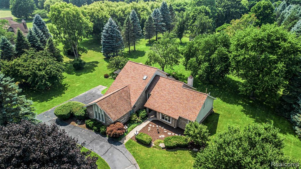 8477 Ranch Estates Road, Clarkston, MI 48348 — Photo 38