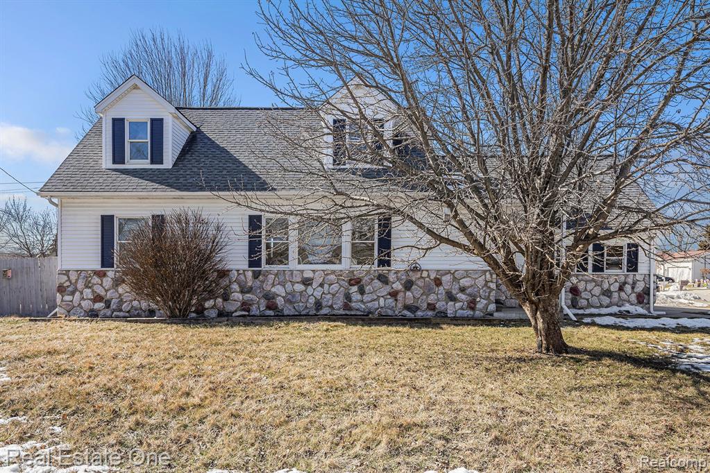 990 GREENWOOD Street, Marysville, MI 48040 — Photo 2