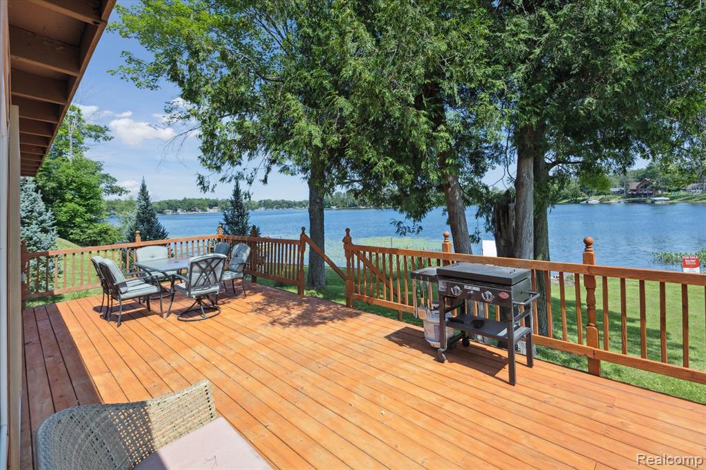 5020 Main Street, MI — Photo 31