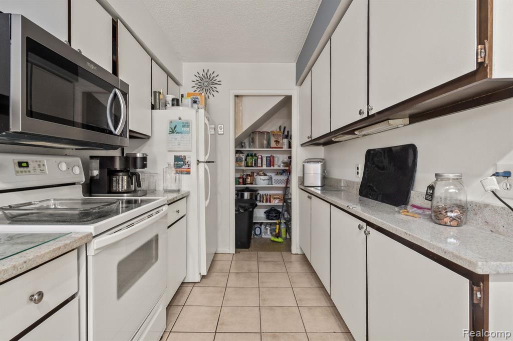575 E TROY Street, Ferndale, MI 48220 — Photo 8