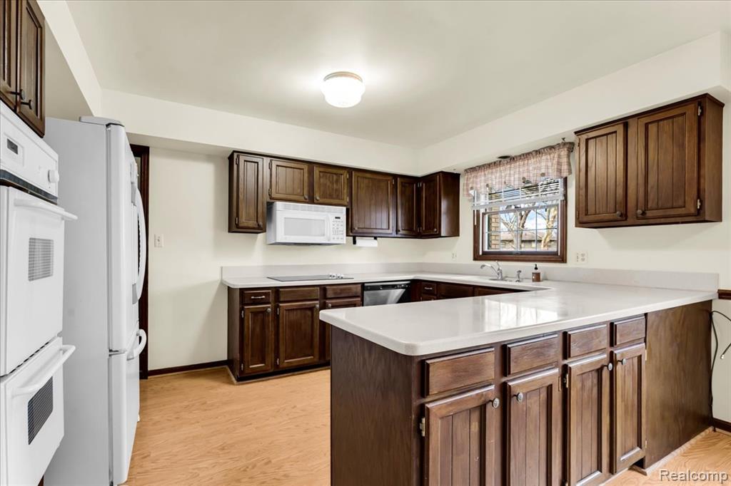 19010 Lacrosse Avenue, Lathrup Village, MI 48076 — Photo 8