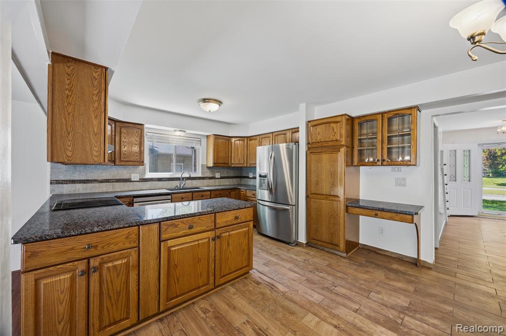 14018 Greentrees Street, Riverview, MI 48193 — Photo 18