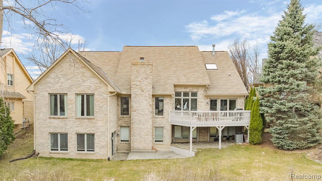 5035 Oakbrooke Drive, West Bloomfield, MI 48323 — Photo 3