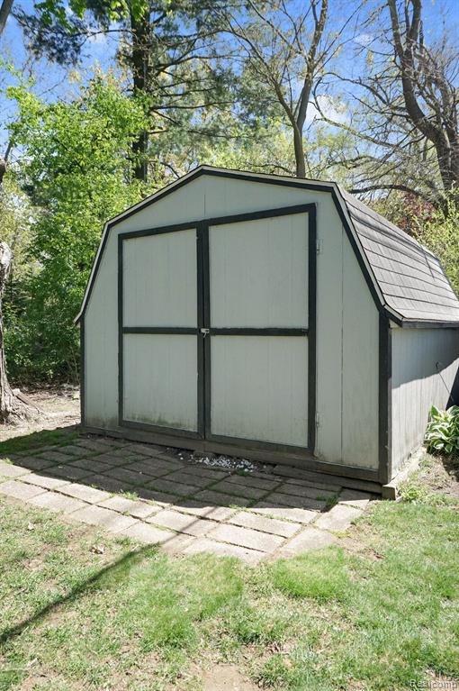 430 CHESTER Court, South Lyon, MI 48178 — Photo 46