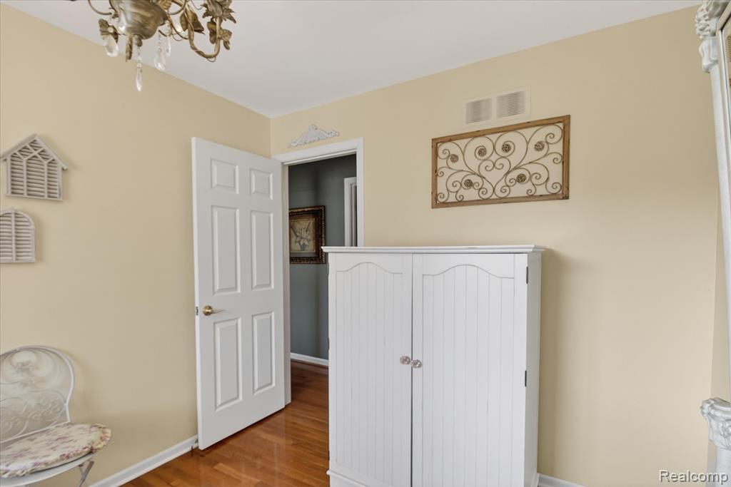 15715 Exeter Court, Fraser, MI 48026 — Photo 16