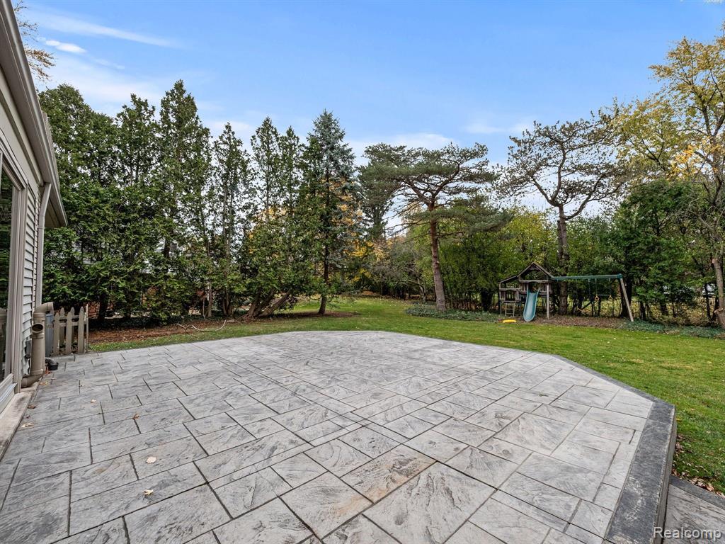 5707 WOODWIND Drive, Bloomfield Hills, MI 48301 — Photo 45