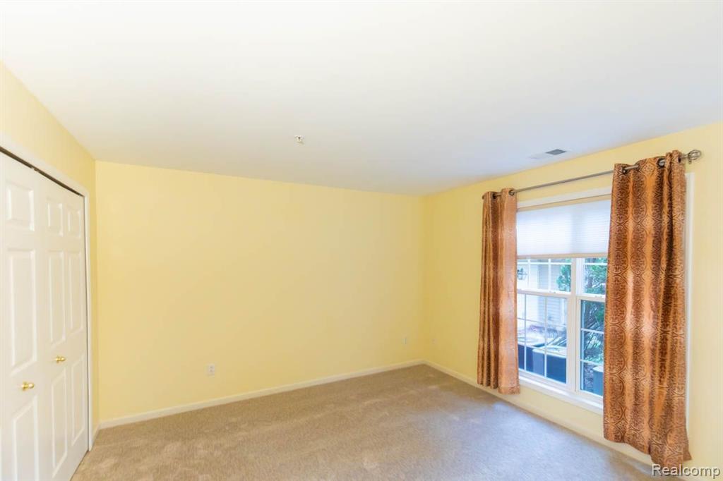28460 CARLTON WAY Drive, Novi, MI 48377 — Photo 26