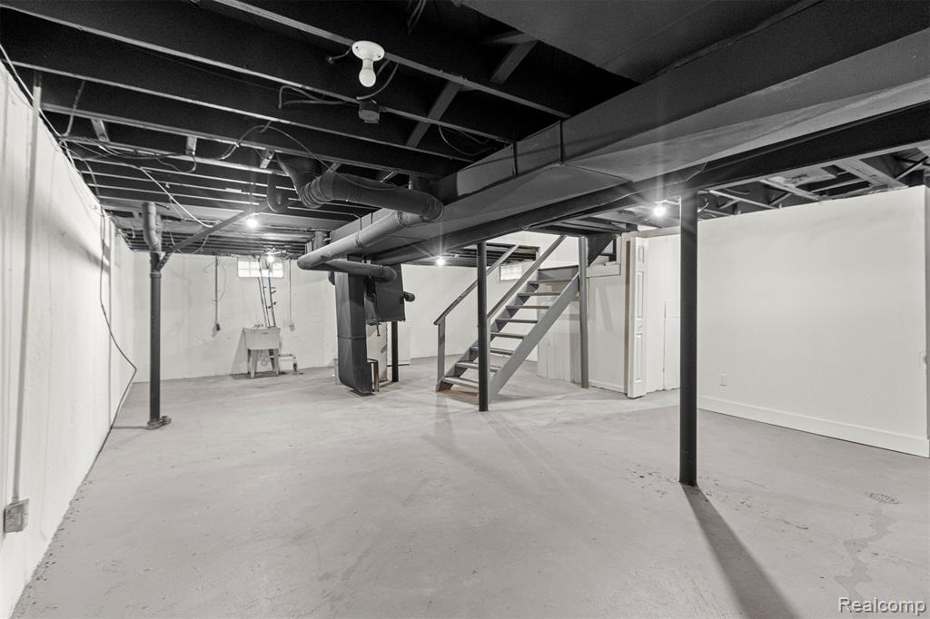 8900 Asbury Park, Detroit, MI 48228 — Photo 31
