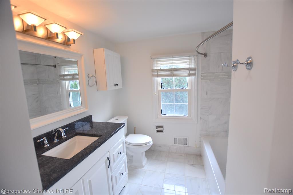 4217 COVERED BRIDGE Road, Bloomfield Hills, MI 48302 — Photo 25