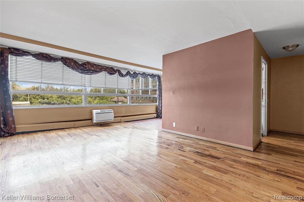 8900 Jefferson Avenue, 204, Detroit, MI 48214 — Photo 22