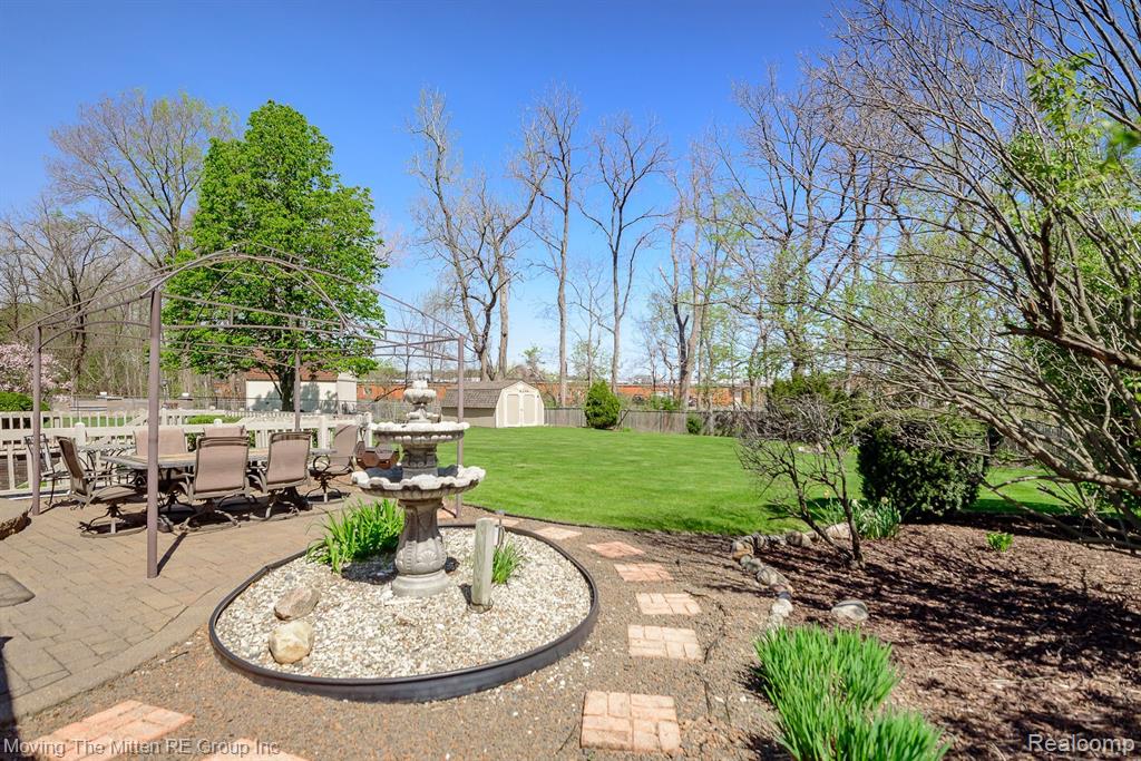 44119 HARMONY Lane, Van Buren, MI 48111 — Photo 8