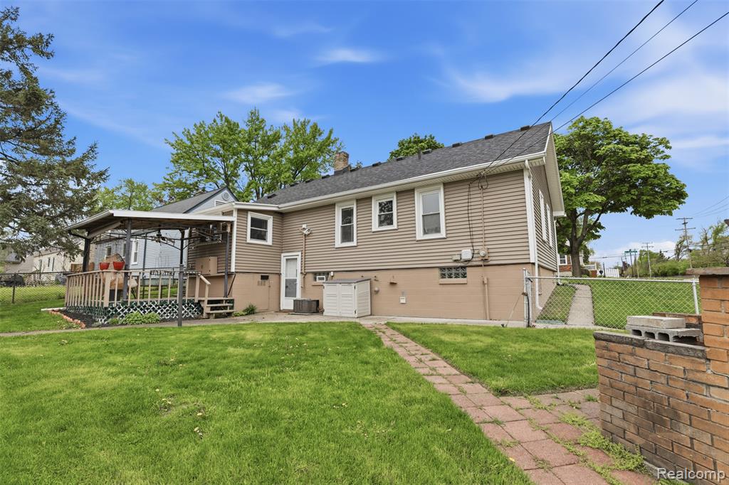 237 S Chocolay Avenue, Commerce Twp, MI — Photo 38