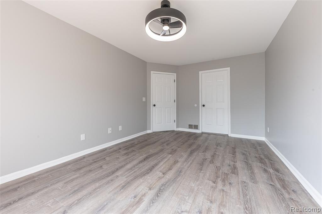 29242 W Glen Oaks, Farmington Hills, MI 48334 — Photo 31