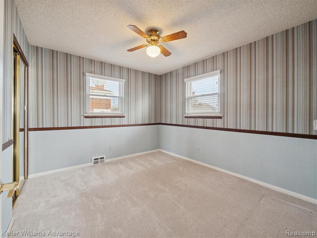 6450 Fenton Street, Dearborn Heights, MI 48127 — Photo 15