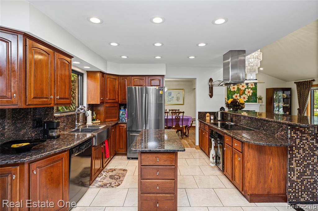26336 Pillsbury Street, Farmington, MI 48334 — Photo 24