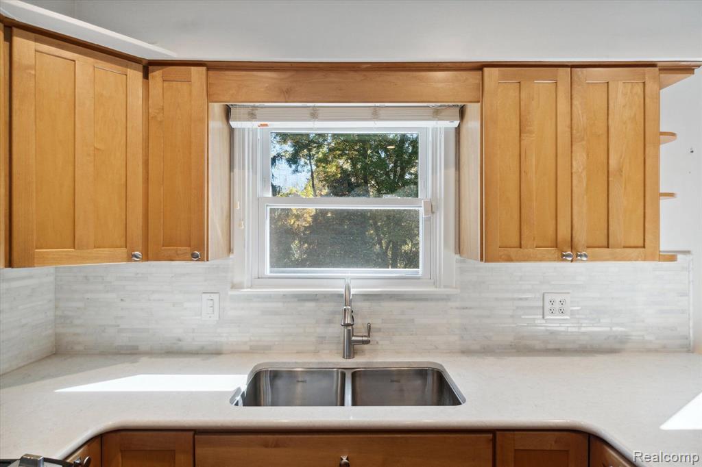 4269 POST Drive, Flint, MI 48532 — Photo 13