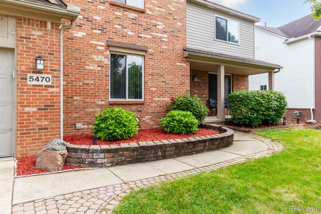 5470 MILL RACE Way, Commerce Twp, MI 48382 — Photo 4