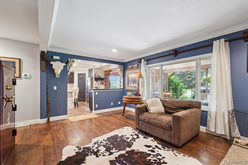 9227 Hogan Road, Fenton, MI 48430 — Photo 9
