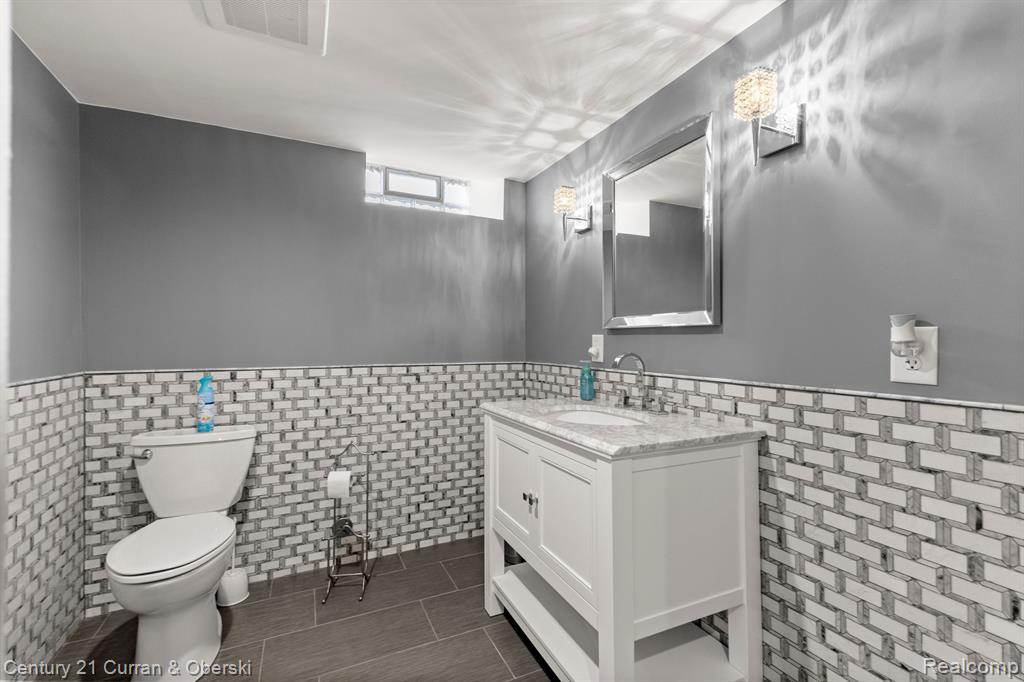 49957 JACKSON Lane, Canton, MI 48188 — Photo 41