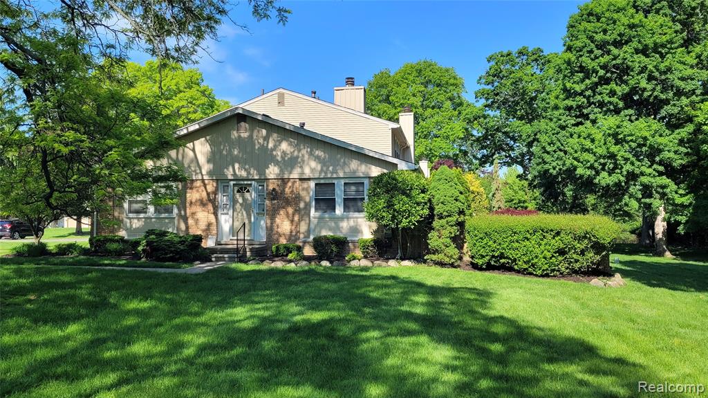 5370 Breeze Hill Place, Troy, MI 48098 — front exterior