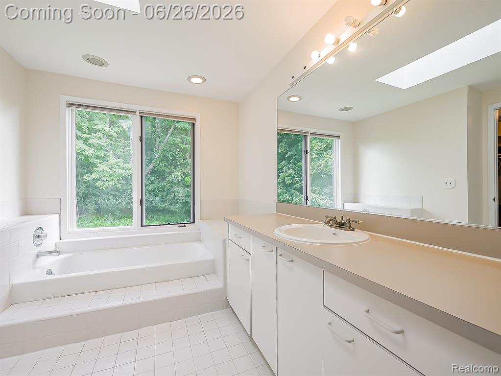 29523 Shenandoah Drive, Farmington, MI 48331 — Photo 23