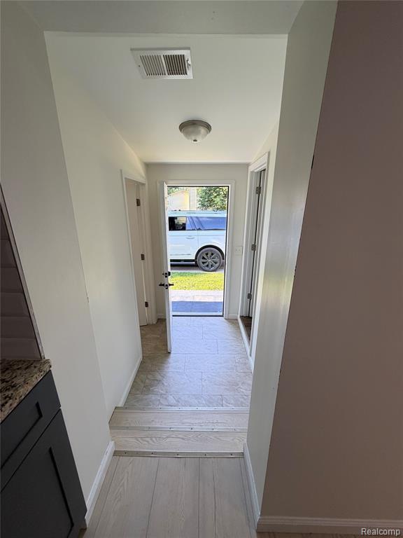 4915 Clarkston Road, Clawson, MI 48348 — Photo 8