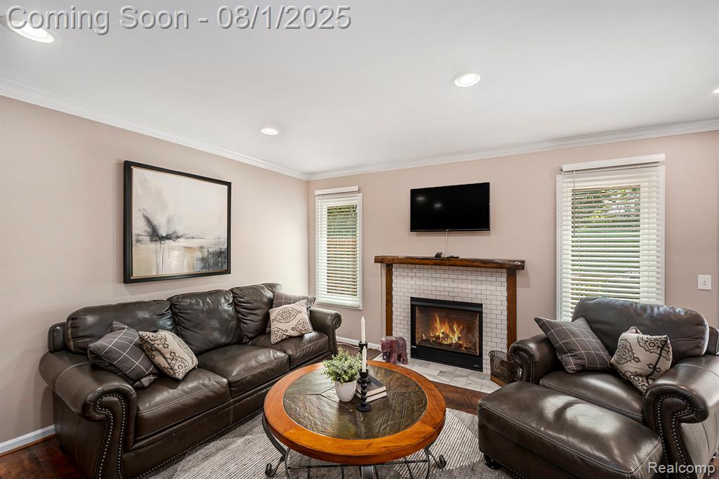 42185 Saratoga Circle, Canton, MI 48187 — Photo 2