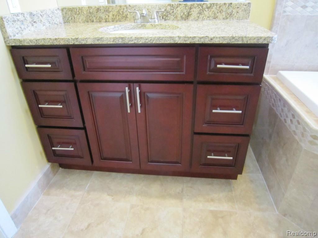 6850 ARLINGTON, West Bloomfield, MI — Photo 14