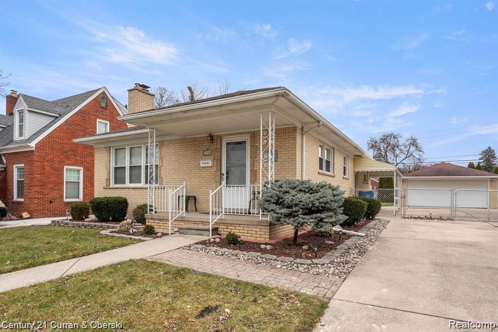7296 KINGSBURY STREET, Dearborn Heights, MI 48127 — front exterior