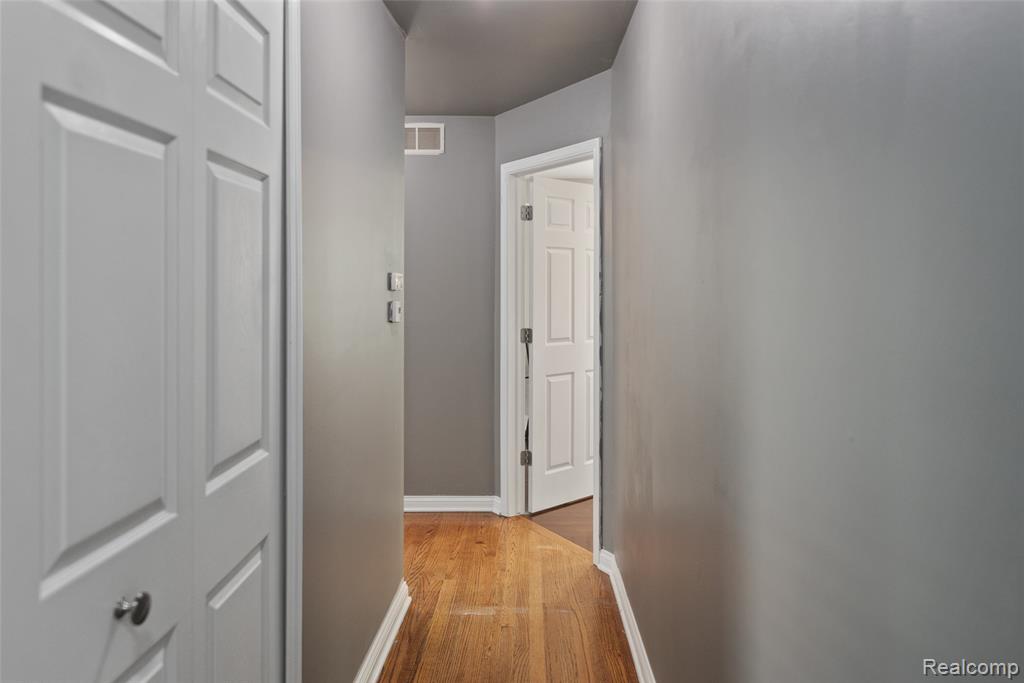986 Smith Avenue, Birmingham, MI 48009 — Photo 28